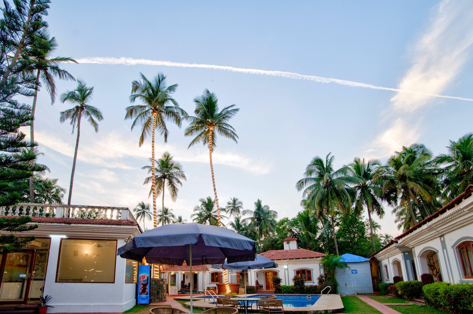best hotels near anjuna beach goa